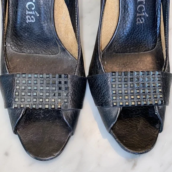 ♥️PEDRO GARCIA| Black Crystal Peep-Tpe pump- sz 37.5 - Picture 6 of 6